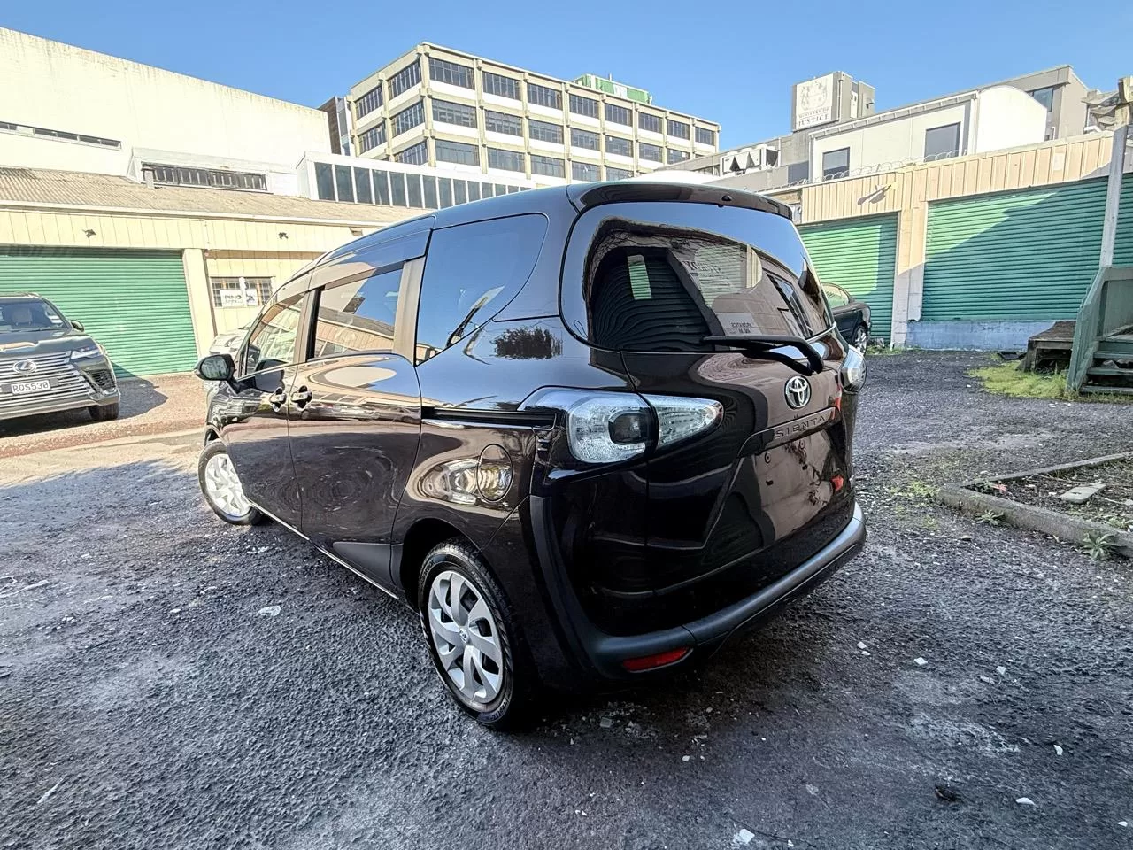 2015 Toyota Sienta Hybrid 7 Seater – photo 4