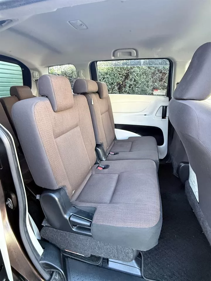 2015 Toyota Sienta Hybrid 7 Seater – photo 6