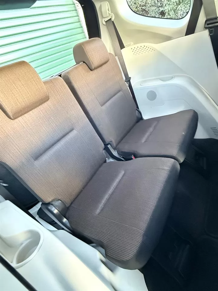 2015 Toyota Sienta Hybrid 7 Seater – photo 7