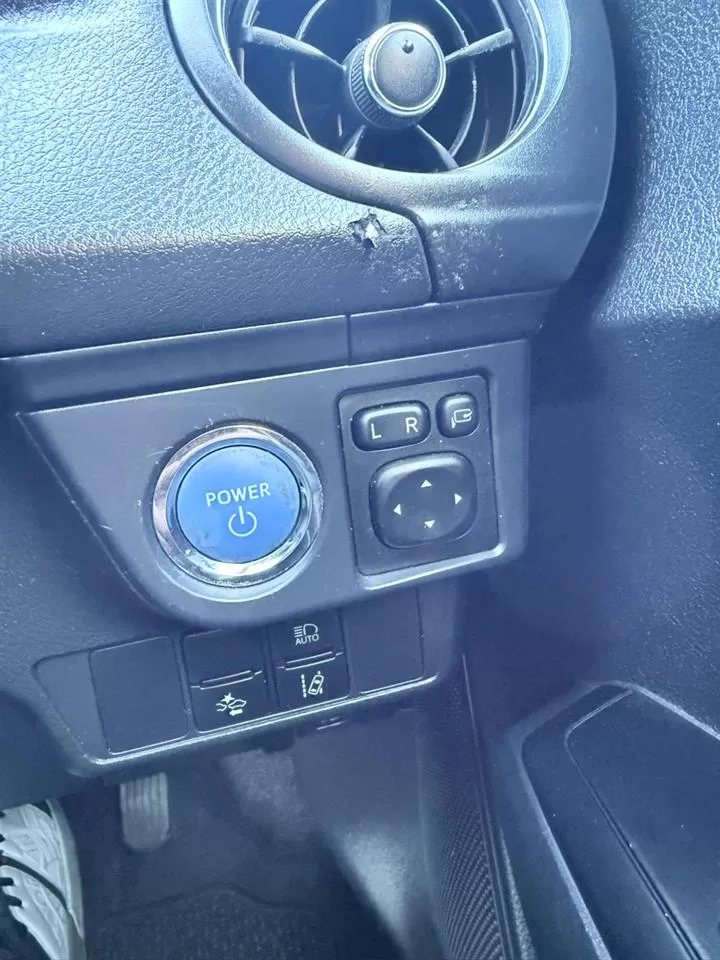 2015 Toyota Corolla Fielder Hybrid G – photo 13