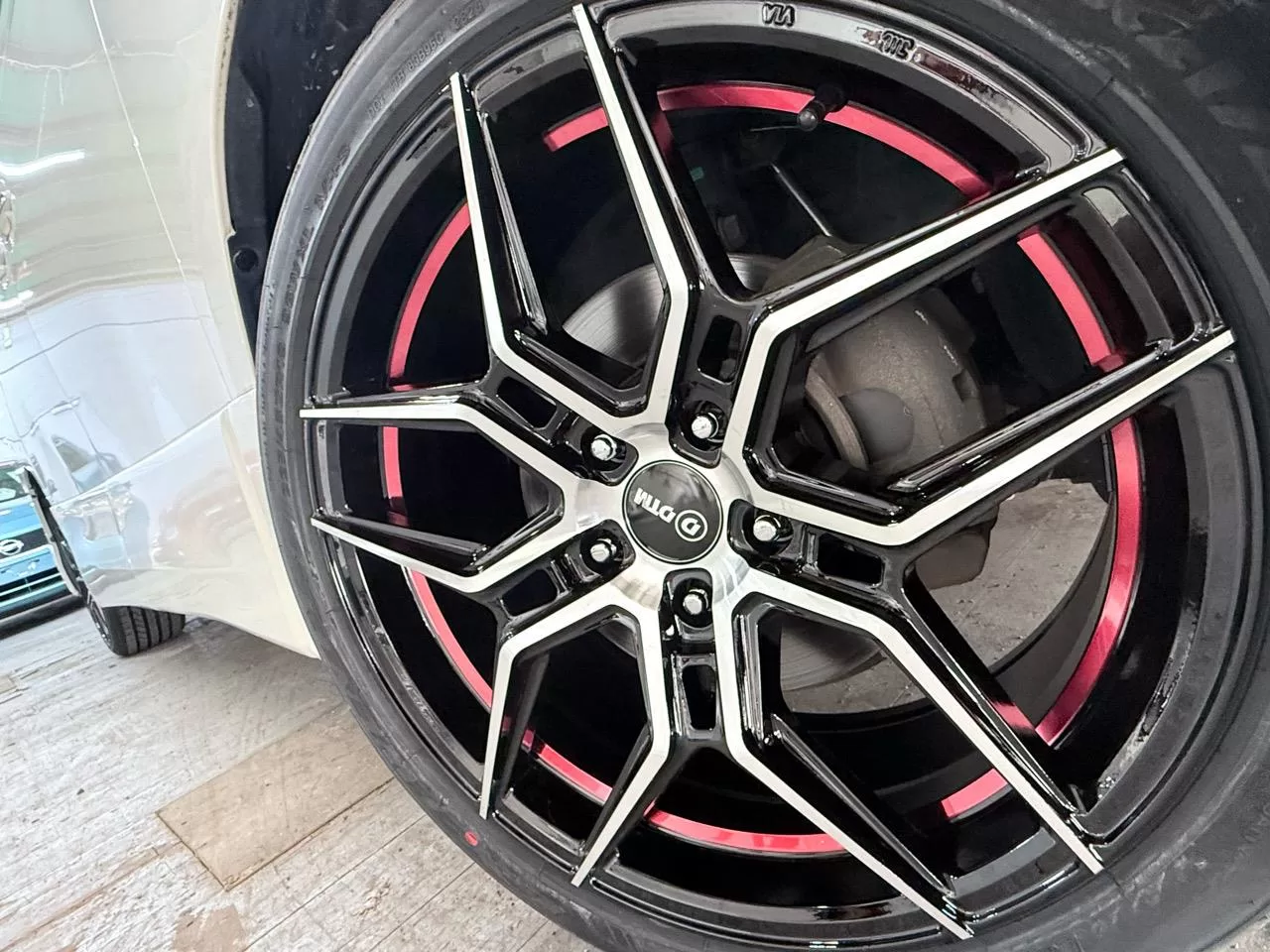 2014 Toyota Vellfire New Wheels Power Doors – photo 2