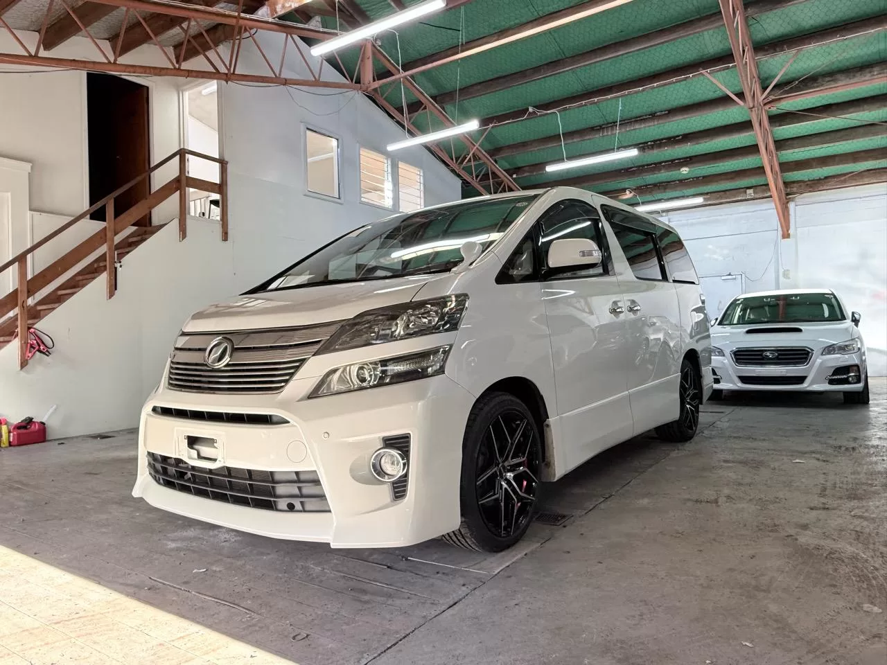 2014 Toyota Vellfire New Wheels Power Doors – photo 4