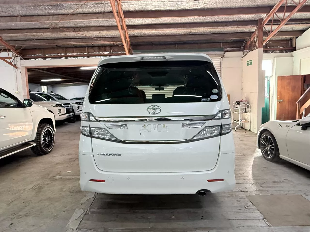 2014 Toyota Vellfire New Wheels Power Doors – photo 6