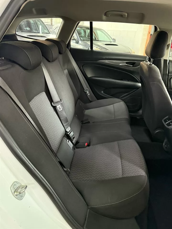 2019 Holden Commodore Wagon Auto – photo 10