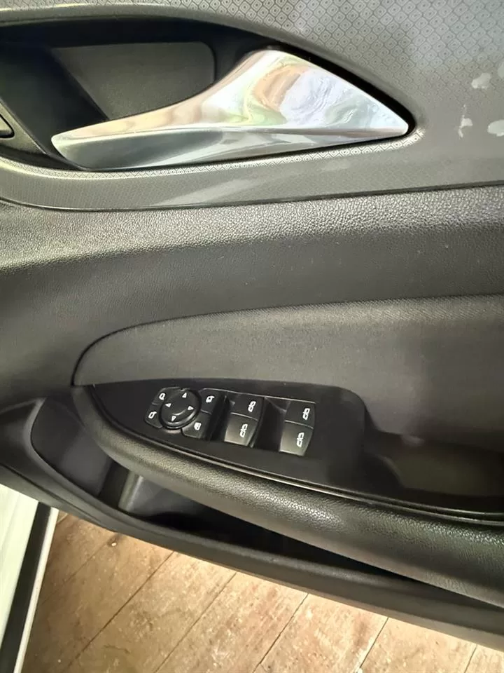 2019 Holden Commodore Wagon Auto – photo 13