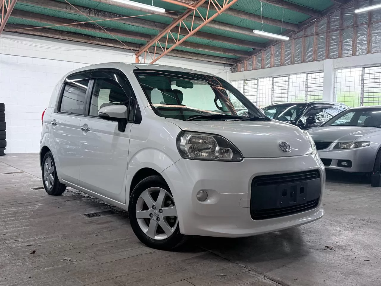 2013 Toyota Porte G – photo 1