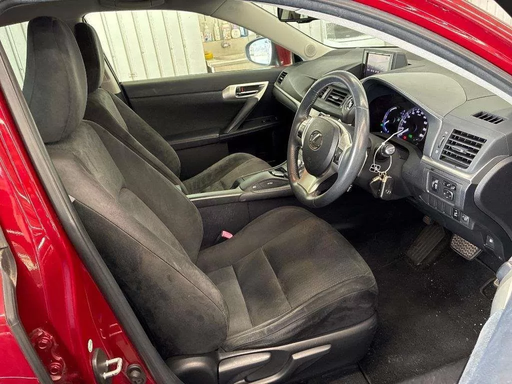 2012 Lexus Ct 200c Version C – photo 3
