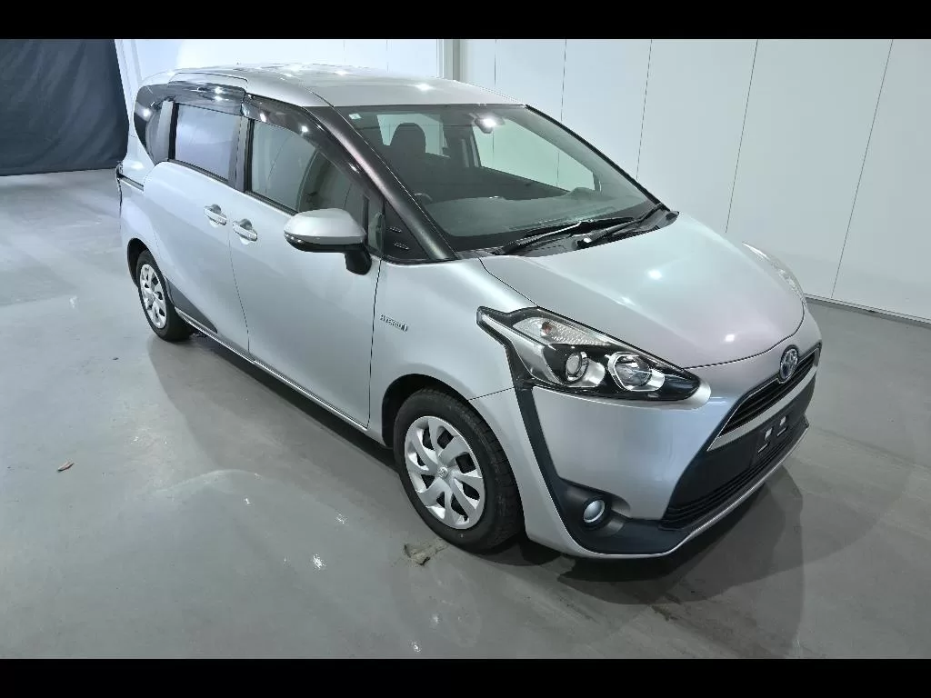 2017 Toyota Sienta Hybrid 7 Seater – photo 1