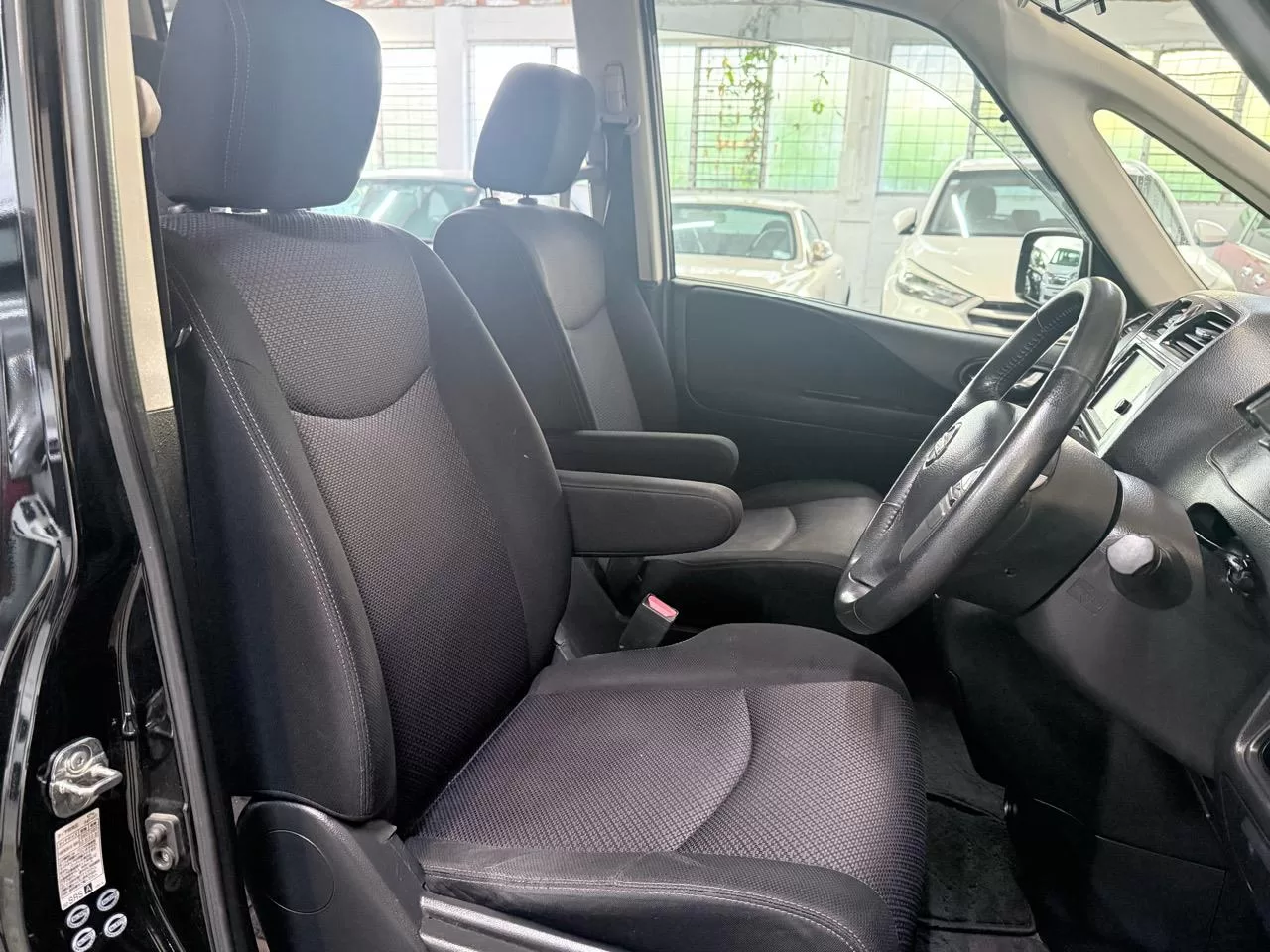 2012 Nissan SERENA Highway Star HV – photo 13